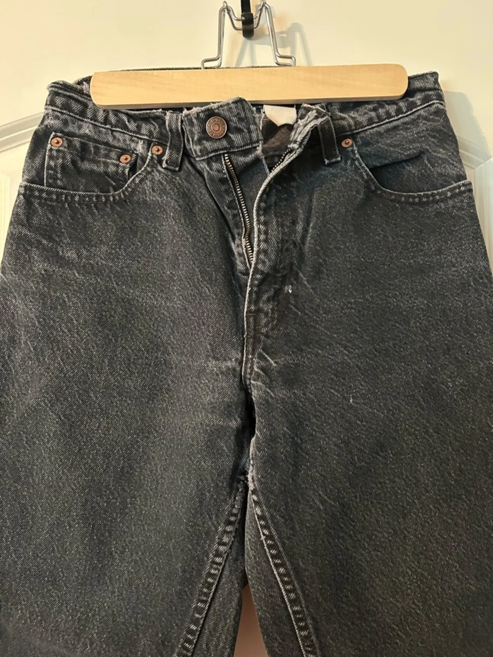 Vintage Levi's Black Washed Straight Jeans - Picture 3 of 6